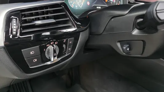 BMW 5 Series (G30) 520i 2019 18