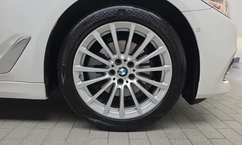 BMW 5 Series (G30) 520i 2019 21