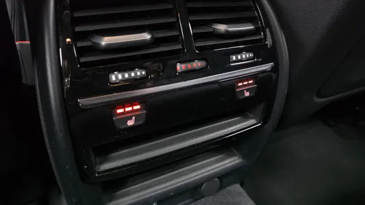 BMW 5 Series (G30) 520i 2019 29