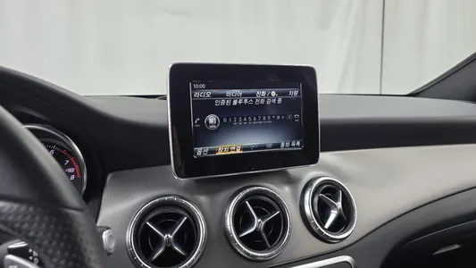 Mercedes-Benz CLA-Class C117 CLA220 AMG Line 2018 14