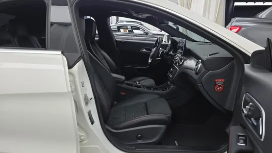 Mercedes-Benz CLA-Class C117 CLA220 AMG Line 2018 26