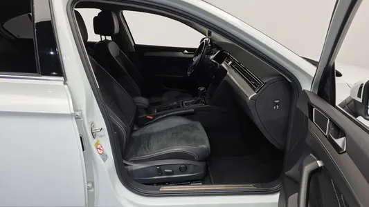 Volkswagen GT(B8) 2.0 TDI 2022 11