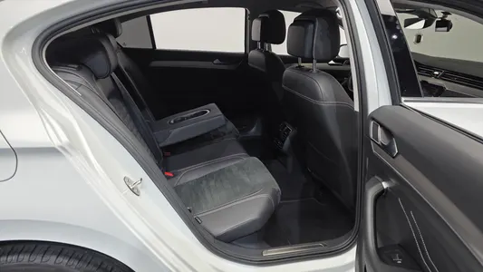 Volkswagen GT(B8) 2.0 TDI 2022 12