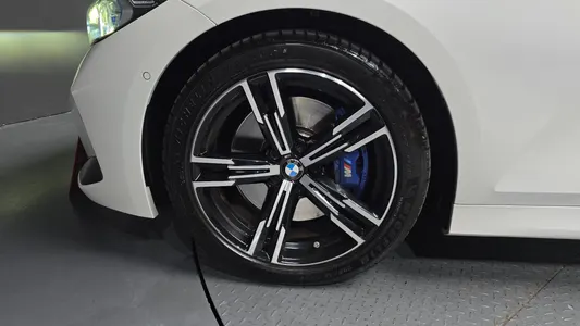 BMW 3 Series (G20) 320i M 2023 4