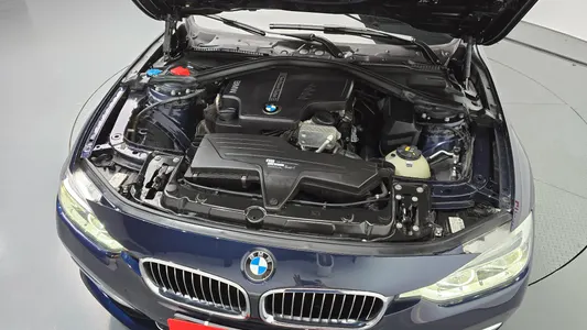 BMW 3 Series (F30) 320i 2017 6