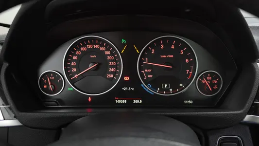 BMW 3 Series (F30) 320i 2017 8