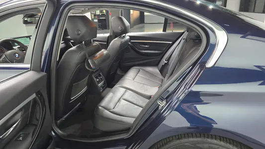 BMW 3 Series (F30) 320i 2017 11