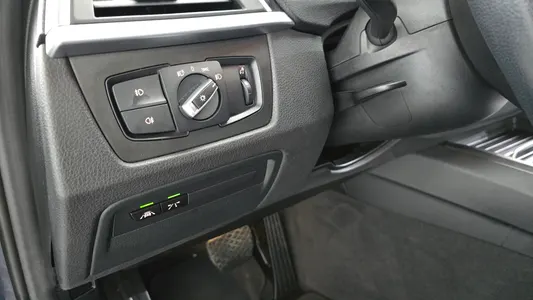 BMW 3 Series (F30) 320i 2017 16
