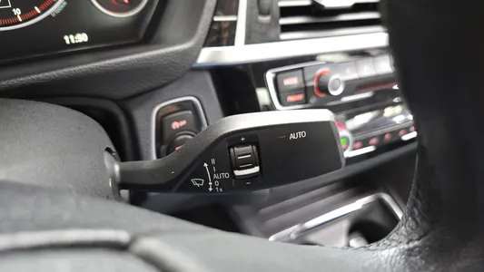 BMW 3 Series (F30) 320i 2017 18