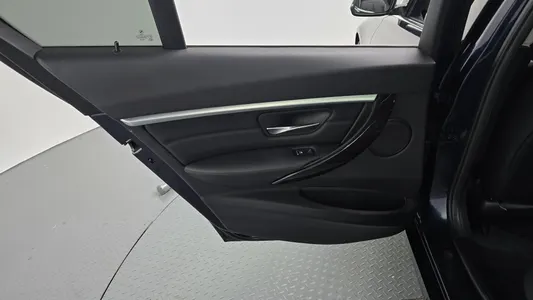 BMW 3 Series (F30) 320i 2017 25