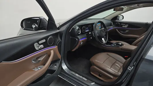Mercedes-Benz E-Class W213 E300 2016 10