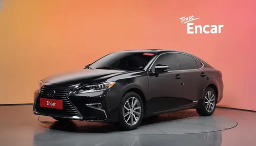 Lexus ES300h + 2017