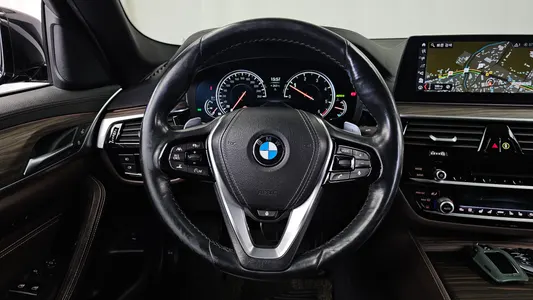 BMW 5 Series (G30) 520d xDrive M 2017 13