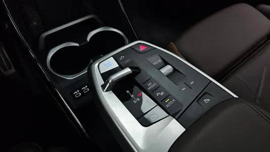 BMW iX1 (U11) xDrive 30 M 2024 9
