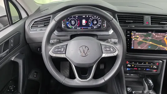 Volkswagen 2 2.0 TDI 2022 14