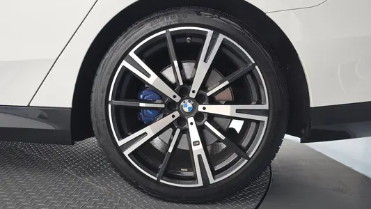 BMW 5 Series (G60) 530i xDrive M 2024 21