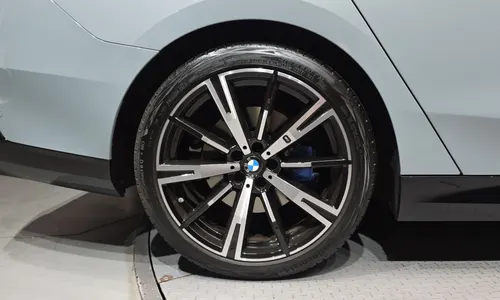 BMW 5 Series (G60) 530i xDrive M 2026 5