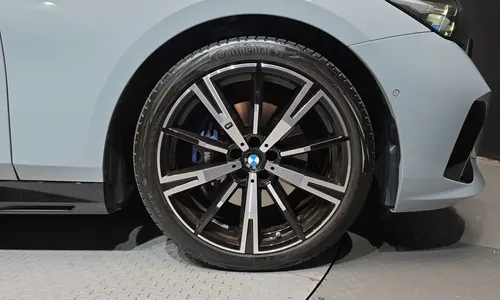 BMW 5 Series (G60) 530i xDrive M 2026 21