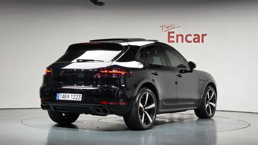 Porsche 3.0 GTS 2017