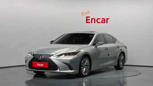 Lexus ES300h 7 2020