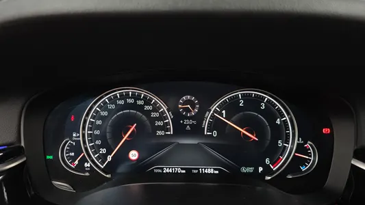 BMW 5 Series (G30) 520d xDrive M 2018 8
