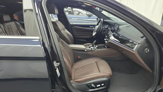 BMW 5 Series (G30) 520d xDrive M 2018 11