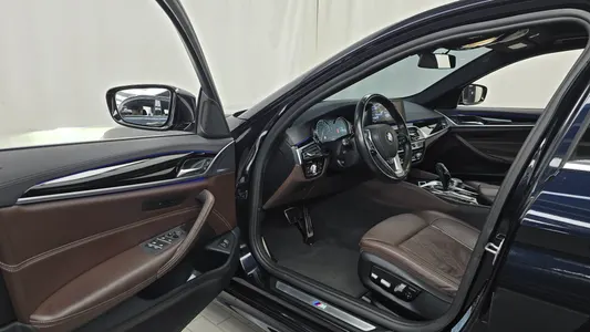 BMW 5 Series (G30) 520d xDrive M 2018 10