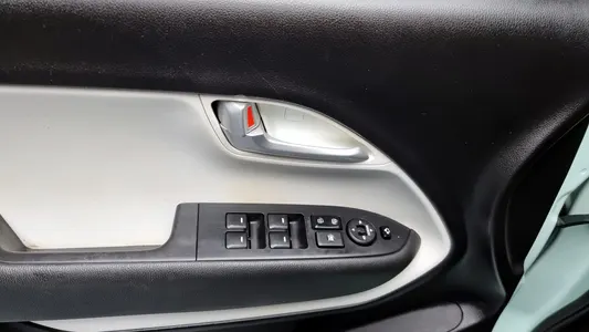 Kia Ray EV 2012 17