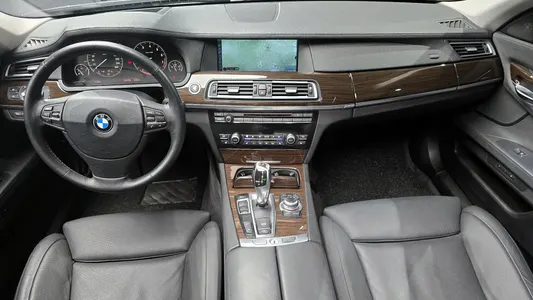 BMW 7 Series (F01) 750Li 2009 7
