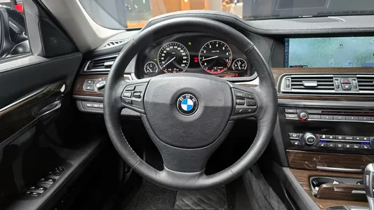 BMW 7 Series (F01) 750Li 2009 13