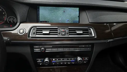 BMW 7 Series (F01) 750Li 2009 14