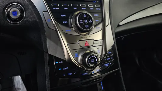 Hyundai Grandeur HG HG300 2011 18