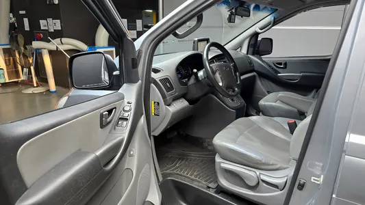 Hyundai Grand Starex 5 2017 11