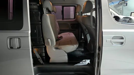Hyundai Grand Starex 5 2017 12