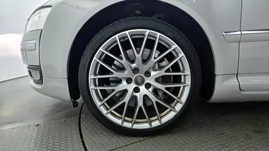 Audi A8 4.2 FSI 2009 5