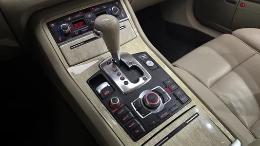 Audi A8 4.2 FSI 2009 9
