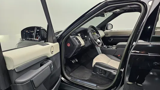 Land Rover 5 P360 R- SE 2022 11