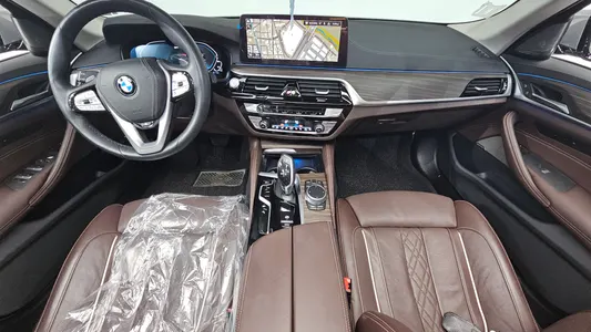 BMW 5 Series (G30) 530e 2020 7