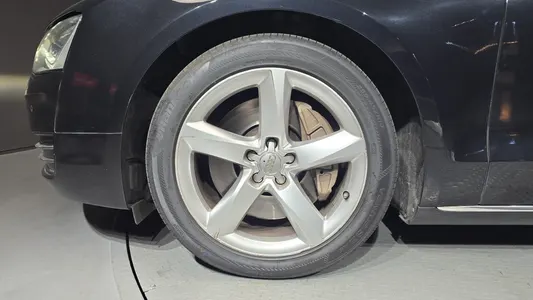 Audi A8 4.2 FSI 2011 5