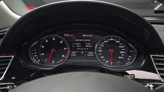 Audi A8 4.2 FSI 2011 8