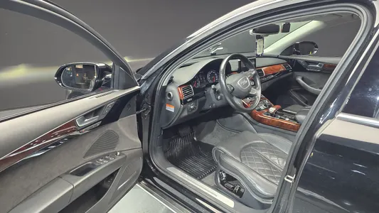 Audi A8 4.2 FSI 2011 11