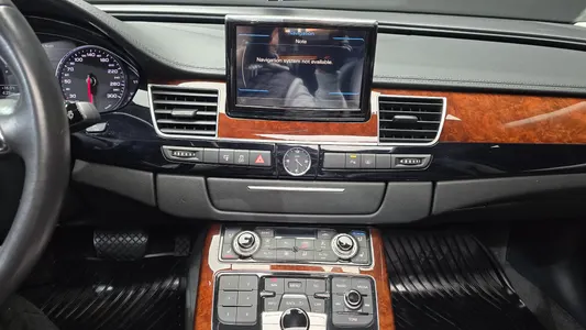 Audi A8 4.2 FSI 2011 14