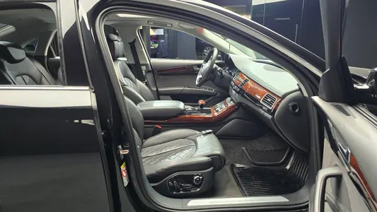 Audi A8 4.2 FSI 2011 10
