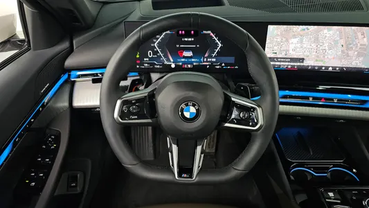 BMW 5 Series (G60) 520i M 2025 13