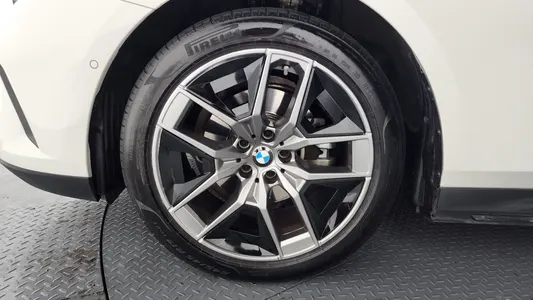 BMW 5 Series (G60) 520i 2023 5