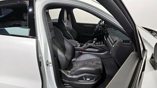 Porsche (PO536) 4.0 GT 2023 12