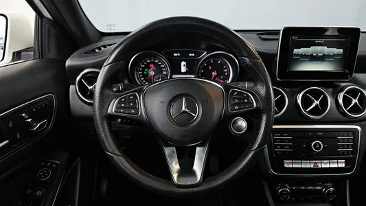 Mercedes-Benz GLA-Class X156 GLA220 2018 13