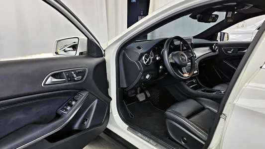 Mercedes-Benz GLA-Class X156 GLA220 2018 10
