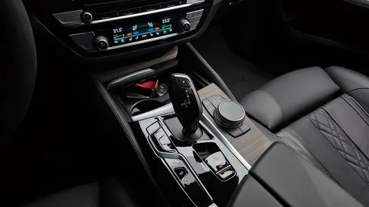 BMW 6 Series GT (G32) 620d 2023 9