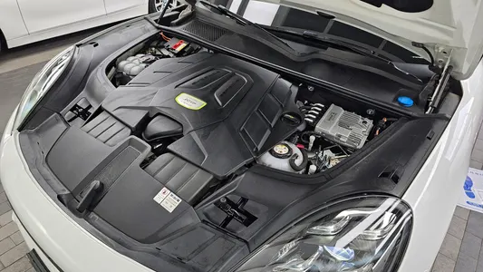 Porsche (PO536) 3.0 E- 2021 6